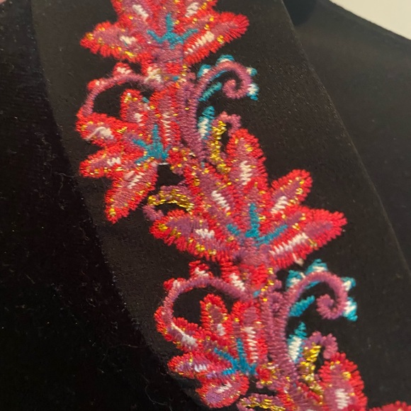 NWT Chelsea & Violet Boho Black Velvet Dress With Embroidery. - Picture 12 of 13